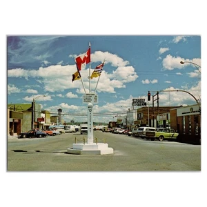 Cartolina d'epoca anni '60 Dawson Creek BC - inutilizzata Mile Zero Alaska Highway Canada - Foto 1 di 2