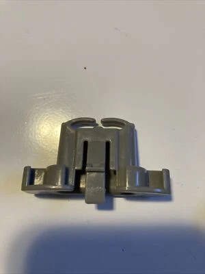 Samsung держатель-рейка назад средний DD81-02212A DD81-02212A - Изображение 1 из 2