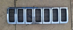 JEEP GRAND CHEROKEE ZJ MK1 FRONT BUMPER RADIATOR GRILLE *CHROME* - Picture 1 of 2