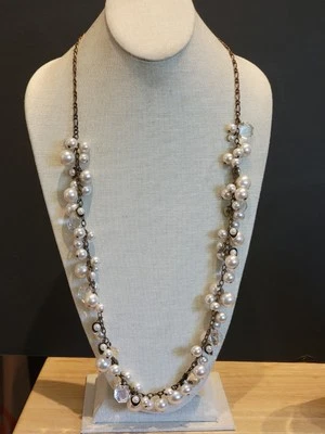 Collar de moda Chloe + Isabel imitación perlas y cuentas de cristal de vidrio firmado por diseñador Foto 1 de 4
