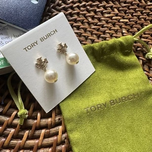 Tory Burch Textured Rope Logo Gold and Pearl Drop Earrings New with Tags - Picture 1 of 7
