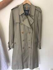 Exquisite Burberrys Mens Trench Coat in as new condition