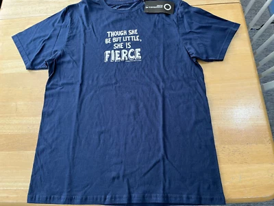 Shakespeare's Globe Though She Be But Little, She Is FIERCE Navy Tshirt  Men's M - Image 1 of 4