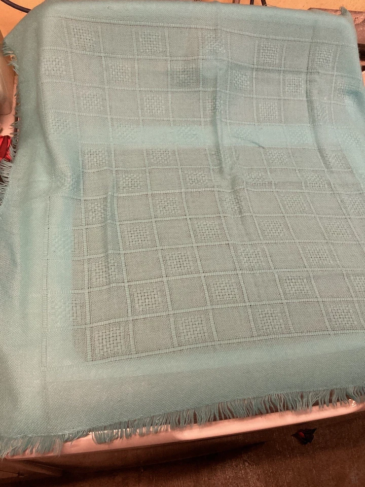 "Manta bebé pequeña acrílica azul Berea Ky Churchill Weavers 29""x31""" Foto 1 de 4