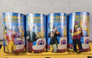 Set modellini vintage BEATLES YELLOW SUBMARINE sigillati luci polari - Foto 1 di 7