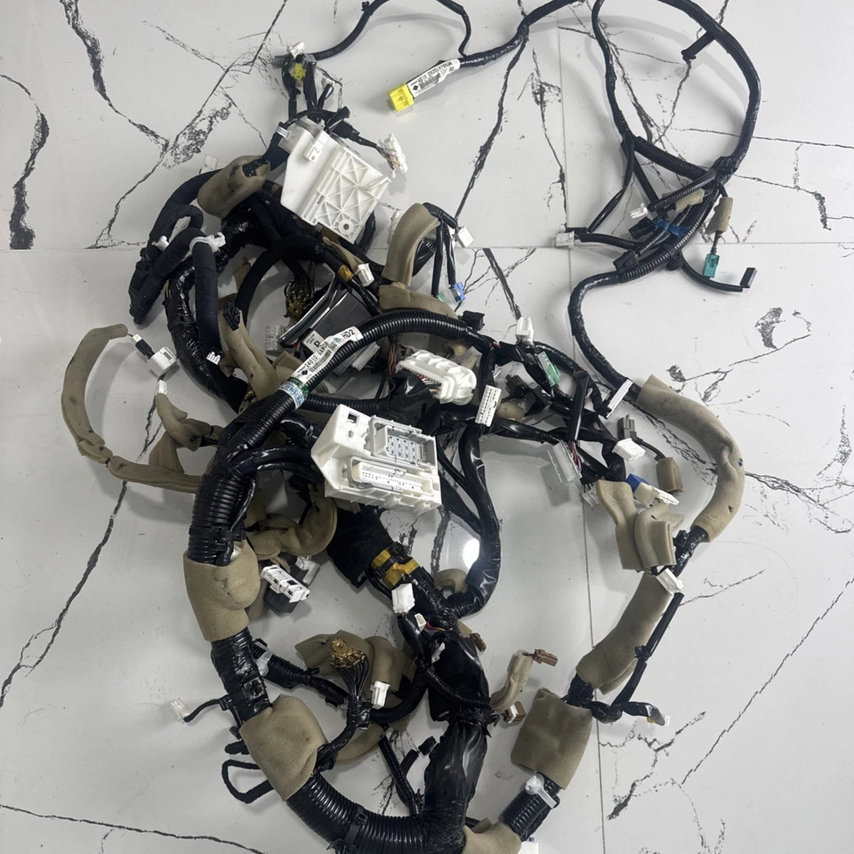 Nissan GTR R35 2017 tablero premium panel de instrumentos arnés de cables 24010-6AW0B Foto 1 de 4