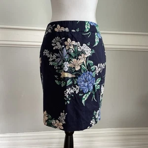 Ann Taylor Factory Floral Lined zip back Navy Pencil Skirt Size- 6P - Picture 1 of 8