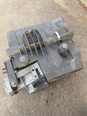 Medidor de flujo de masa de aire BMW E30 325e con caja de aire 1986 Foto 1 de 4