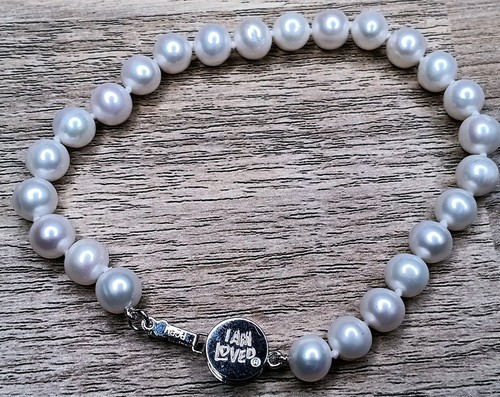 VALENTINO Bracciale Helzberg I Am Loved bianco perle autentiche chiusura di sicurezza rotonda vintage 8"