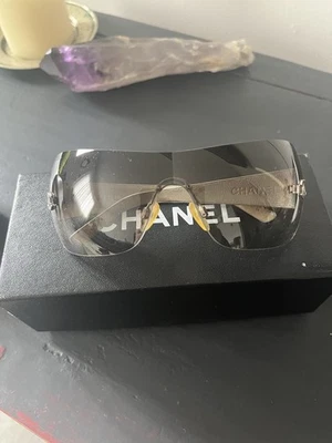 винтажный y2k CHANEL щит солнцезащитные очки серебро стеганые руки AC9065247 подлинный - Изображение 1 из 4