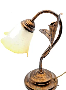 Vintage Stil dekorative Tulpenlampe in Altgold 6,5" x 6,5" x 12,5" PAT getestet - Bild 1 von 10