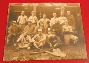 1905 BASEBALL TEAM CHAMPION BANNER PHOTOGRAPH RI MASCOT WAKEFIELD RHODE ISLAND ! - Picture 1 of 2