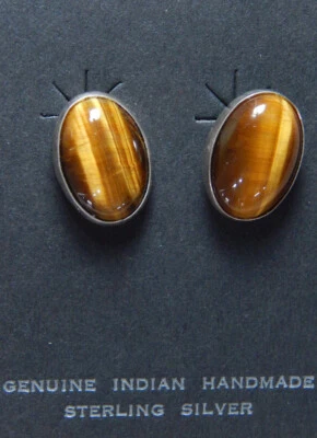 Подержанные женские серьги-гвоздики из чистого серебра с овальным тигровым глазом с пометкой без подписи - Изображение 1 из 3