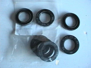 GENUINE YAMAHA OIL SEAL 90201-25044-00 TX650 XS650 25x40x6 93102-25090 - Picture 1 of 1