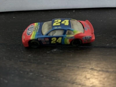 1/64 JEFF GORDON #24 1997 DUPONT/MILLION DOLLAR DATE DIE-CAST NASCAR MONTE CARLO - Image 1 of 4
