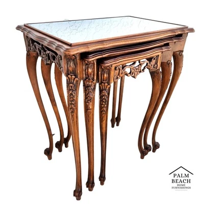 Mesas anidadoras francesas vintage de nogal Foto 1 de 4