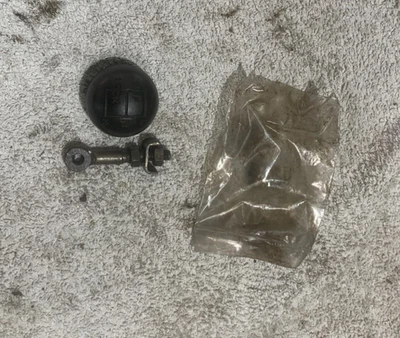 LAND ROVER DEFENDER GEARBOX TO TRANSFER LINKAGE SUPPORT POST + A KNOB- GOOD COND - Image 1 of 2