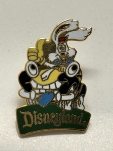 Prendedor trasero vintage de Disneyland Roger Rabbit In Benny The Cab - Imagen 1 de 5