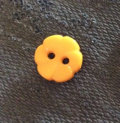 NASHVILLE COTTON CO BUTTONS- GOLD FLOWER--2 HOLE--3/8"--11 PIECES - Image 1 of 2