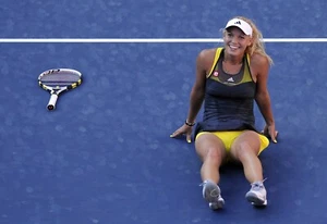 CAROLINE WOZNIACKI 8X10 GLOSSY PHOTO PICTURE IMAGE #12 - Picture 1 of 1