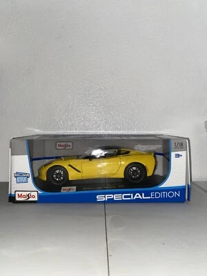 Vehículo diecast convertible Corvette Stingray 2014 escala 1:24 Maisto  Foto 1 de 4