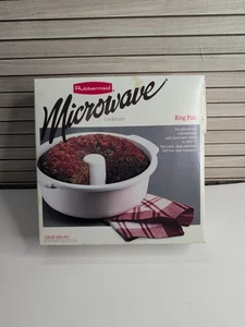 Vintage Rubbermaid Microwave Ring Pan & Oven Safe 2 Quart Nonstick  - Picture 1 of 9