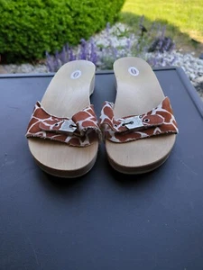 Vtg Dr Scholls Original Wooden Clogs Sz 9 Sandals Womens Shoes Giraffe Italy - Imagen 1 de 4