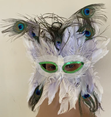 Feathered   Mask - MARDI GRAS MASQUERADE PARTY EYE MASK - HALLOWEEN - Image 1 of 4