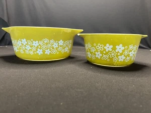 Tazones de mezcla Pyrex Margarita verde #473 y #475 - mango de flor de primavera de 2,5 y 1 cuarto - Imagen 1 de 7