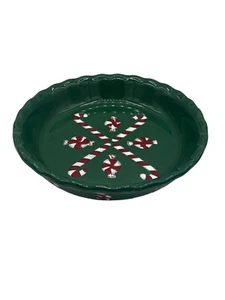 Plato pastel de gres verde de 8" con tema de caña de caramelo de vacaciones de Navidad Nantucket - Imagen 1 de 4