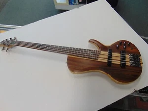 Ibanez btb685sc 5 String Electric Bass With Case - Picture 1 of 7