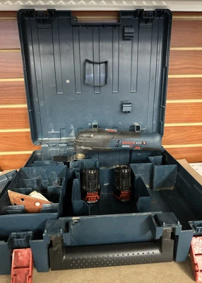 Bosch 12V 5000-20000 min Multi Tool PS50 With 2 Battery And Charger (PREWONED) - Image 1 of 4