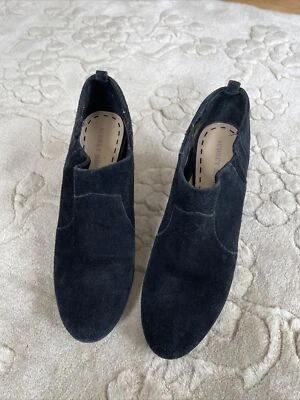 AUDREY BROOKE 黑色绒面革短靴 9 码方跟 3 英寸 — 第 1/4 张图片