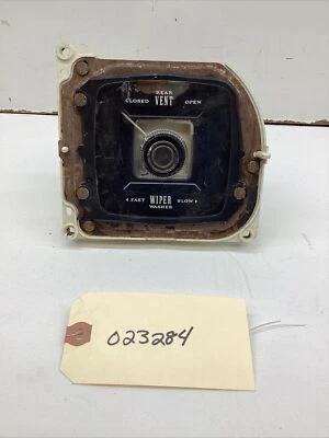 OEM LINCOLN MARK III (3) LIMPIAPARABRISAS E INTERRUPTOR DE VENTILACIÓN TRASERO Foto 1 de 4