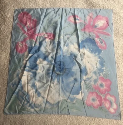 Vtg VERA NEUMANN 100% SILK Rolled Edge SCARF Spring Blue Floral 27” Square Japan — 第 1/4 张图片