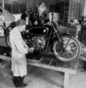 1951 BMW 500 type 255 Kompressor BMW racing department Kraus leans over bike 1 - Picture 1 of 1