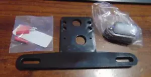 SUPPORT DE PLAQUE D'IMMATRICULATION UNIVERSELLE SUPERATV AVEC LUMIÈRE LED - Photo 1 sur 4