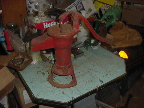 VINTAGE RED DAVEY HAND WELL WATER PITCHER PUMP DUPLEX MFG CO 16 INCHES TALL 2X Cover