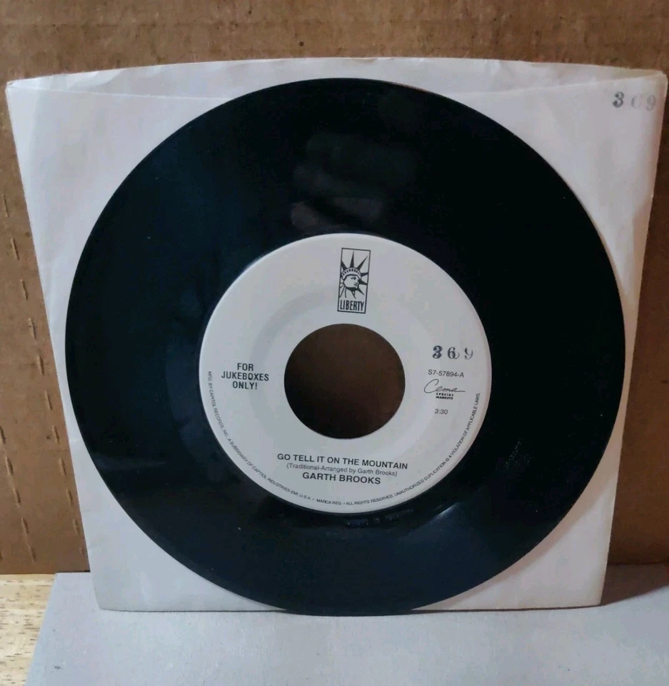 GARTH BROOKS Go tell it on the mountain LIBERTY Jukebox MODERN COUNTRY 45 NM- - Image 1 of 3