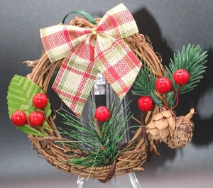 Handmade Unique Christmas Wreath With Pinecones False berries 10cm Decoration - Picture 1 of 6