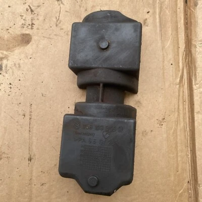 Audi A4 2004 AWD 1,8 L turbo deflector de aceite 058103555B Foto 1 de 4