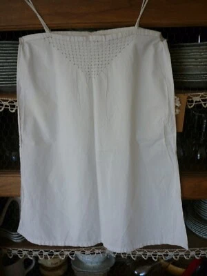 linge ancien brodé nuisette - Photo 1/4