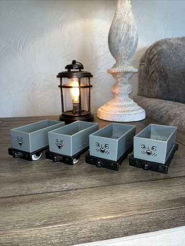 THOMAS FRIENDS TRAIN LOT GOLDEN BEAR - TROUBLESOME TRUCKS X4 Cover