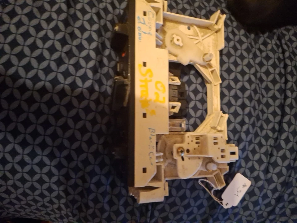 2002 道奇 Stratus 温度控制单元 E32VTB420 — 第 1/1 张图片