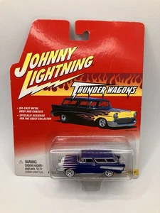 Chevy Nomad 2002 Johnny Lightning 1957 azul blanco diecast Thunder Wagons 1:64 - Imagen 1 de 4