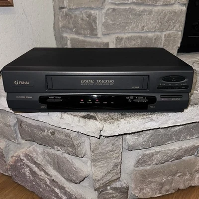Grabadora de video VCR reproductor VHS digital de seguimiento automático Funai FE226G como nueva probada Foto 1 de 4