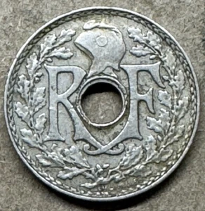 France - 1935 - 5 Centimes - 90 Year Old French Coin - Picture 1 of 3