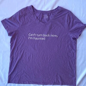 T-shirt Time and Tru Taylor Swift Haunted scollo a V viola XL - Foto 1 di 4