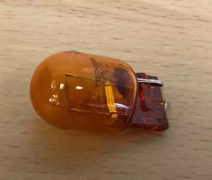 Genuine Ford Indicator Bulb 21 Watt - Amber 4685956 - Picture 1 of 3