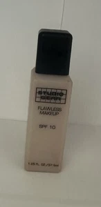 Studio Gear Cosmetics Flawless Makeup - SPF 15 - 1.25 FL OZ Porcelain 45001 - Picture 1 of 4